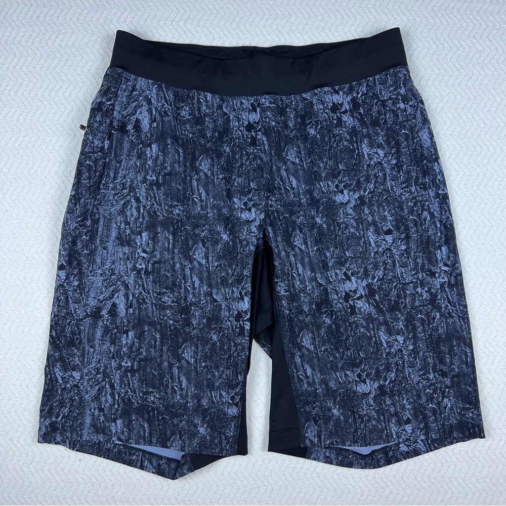 Lululemon License To Train Shorts Camo Linerless 11" 11 Inch Inseam Large Mens